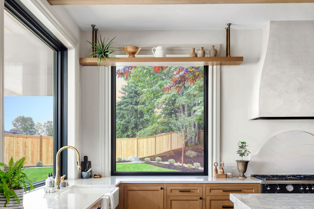 Anlin-Designer-Black-Kitchen